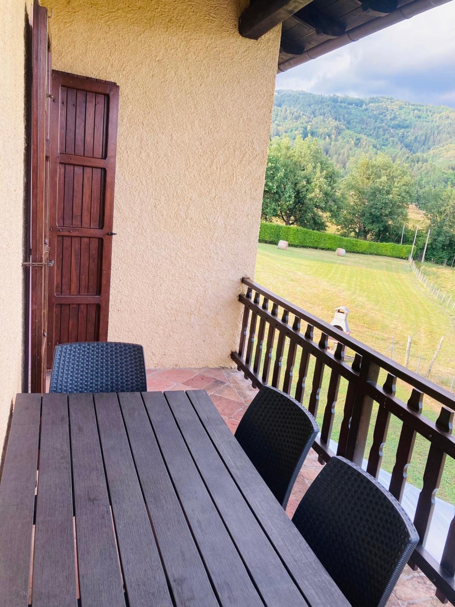 Agriturismo Tramonti Кастільйоне-ді-Гарфаньяна Екстер'єр фото